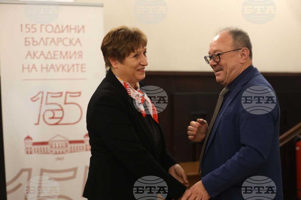 Акад. Юлиан Ревалски ще предаде символично ключа на БАН на новоизбрания председател чл.-кор. Евелина Славчева