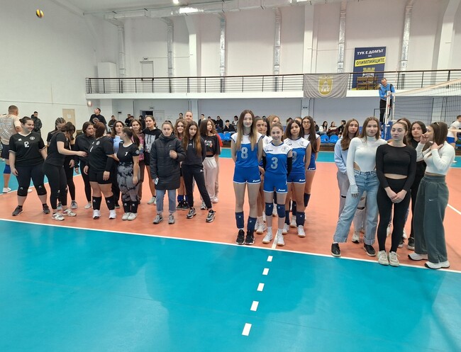 Община Плевен: Приключи общинският етап от ученическите игри по волейбол