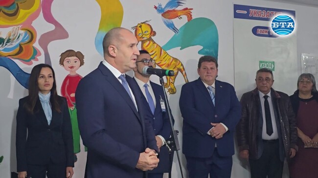 Президентът Румен Радев обяви в Многопрофилната болница за активно лечение в Добрич началото на 22-ото издание на „Българската Коледа“