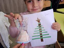 Украшения за елха изработиха възпитаници на училище „Св. св. Кирил и Методий“ в Атина