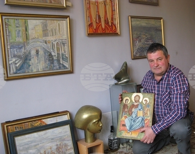 Изложба „Реплики“ откриват в театър „Сълза и смях“ художниците Милко Тодоров и Николай Стайковски