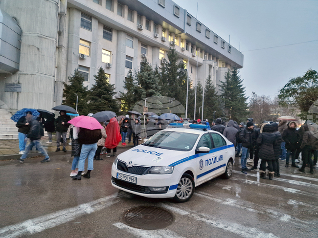 Търговище - граждани - подкрепа за Симон Милков след задържане
