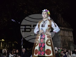 Плевен - коледна елха - площад