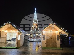 Плевен - коледна елха - площад