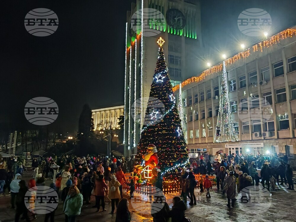 Грейна празничната елха в Габрово