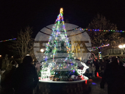 Костенец - запалване на светлините на елхата