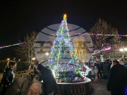 Костенец - запалване на светлините на елхата