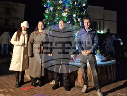 Костенец - запалване на светлините на елхата