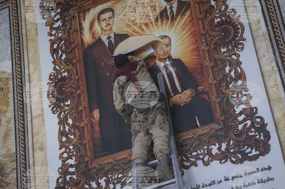 Сирийски бунтовници влязоха в президентския дворец в Дамаск