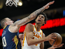 APTOPIX Pelicans Hawks Basketball