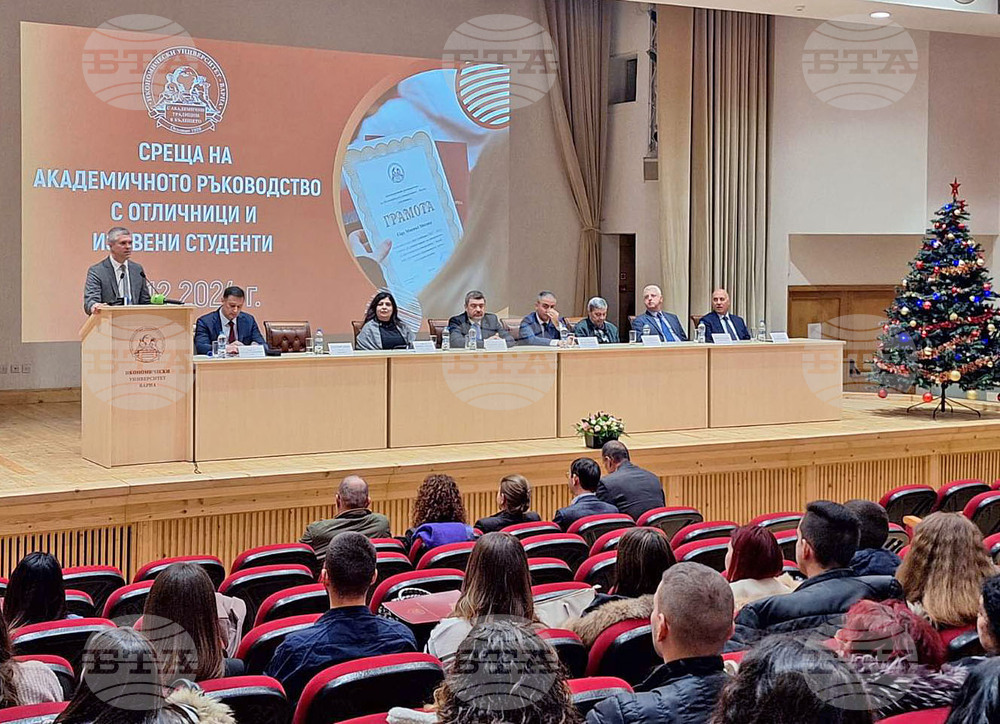Община Варна: Кметът Благомир Коцев поздрави студентите-отличници в Икономическия университет - Варна