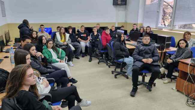 Националната кампания „Детективи на европейски проекти“ започна в средно училище "Д-р Петър Берон" в Пазарджик