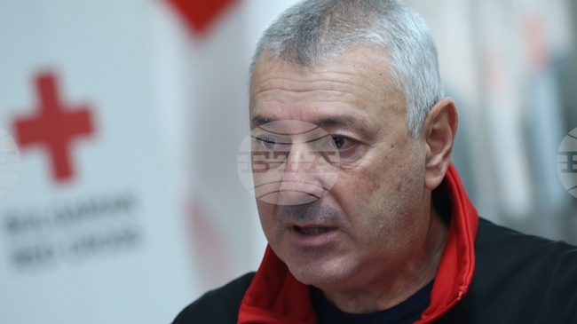 Момичето, открито след два дни издирване на Витоша, е в добро физическо състояние, слязла е сама от планината, каза Емил Нешев 