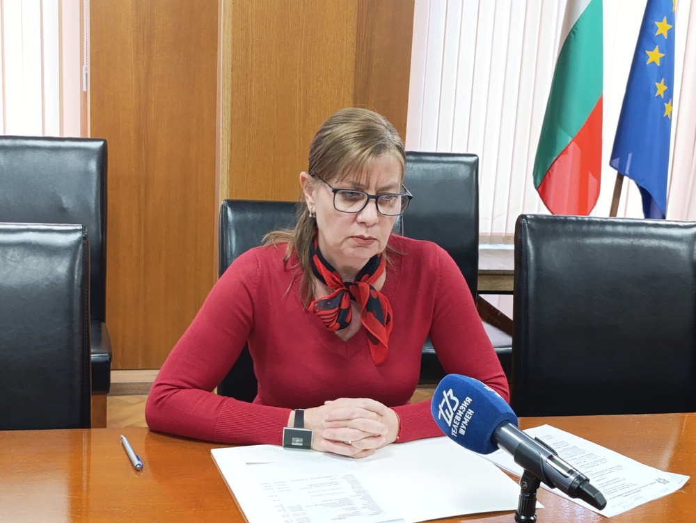 Със светване на коледните светлини се поставя началото на празничното настроение в Шумен