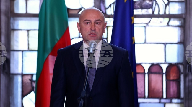 Процедурата по одобряването на дизайна на българската възпоменателна монета все още е в ход, каза членът на УС на БНБ Любомир Каримански 