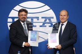 Национален пресклуб на БТА - София - Международен ден на хората с увреждания - договор