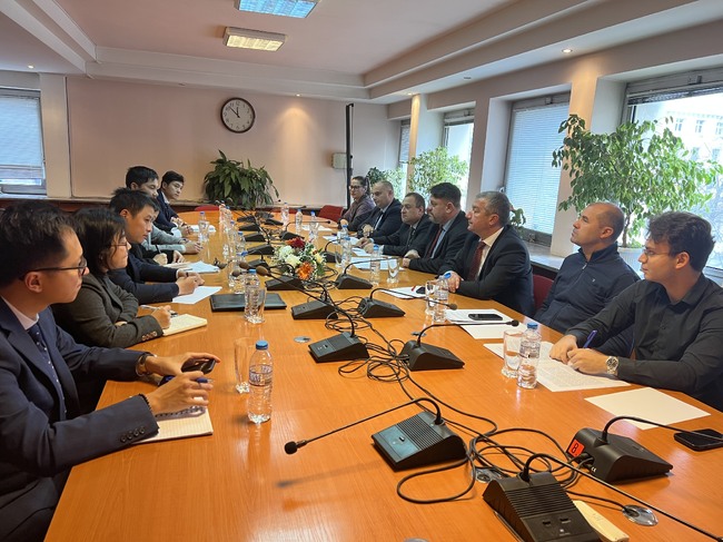 BSP Members Confer with Representatives of Communist Party of Vietnam