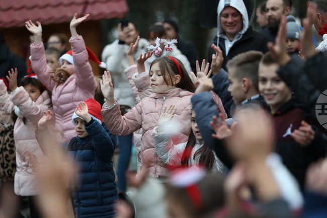 Благоевград - „Коледна хоротека”