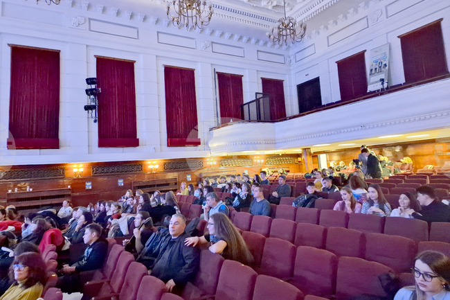 Трябва да направим така, че децата да имат алтернатива и да не посягат към наркотиците като изкушения, каза председателят на Общинския съвет по наркотични вещества