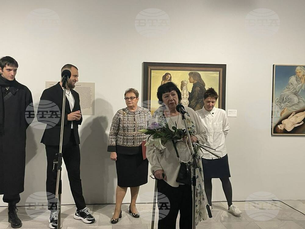 За мен рисуването е естествено състояние, както дишането, каза Текла Алексиева на откриването на изложбата „Енциклопедия на необозримото“