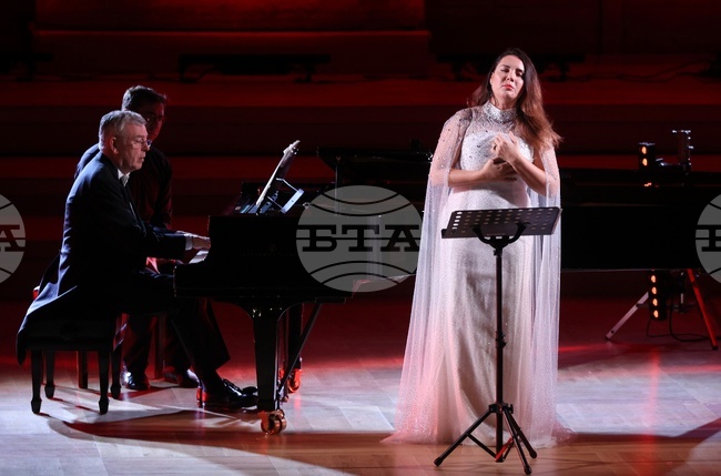 Соня Йончева представи рецитала „На една звезда“ в зала „България“