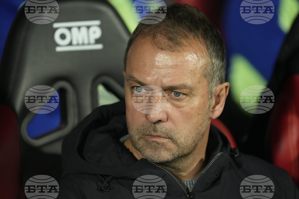 Мениджърът на Барселона Ханзи Флик не очаква да има на разположение Дани Олмо или Пау Виктор за полуфиналния двубой за Суперкупата на Испания