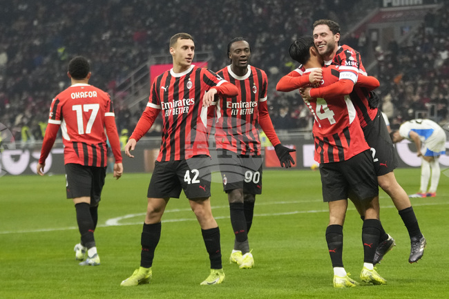 Милан вкара шест гола на Сасуоло продължава към четвъртфиналите за Купата на Италия