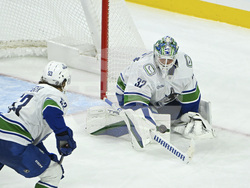 Canucks Wild Hockey