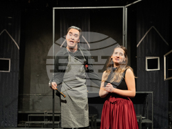 НАТФИЗ представя спектакъла „Очарователната обущарка“ тази вечер. Снимка: НАТФИЗ