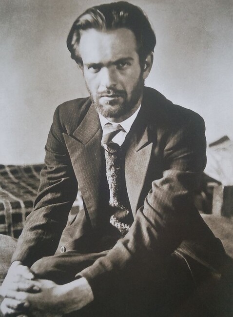 Националният литературен музей посреща 115 години от рождението на Никола Вапцаров с изложбата „Чака ме светът“