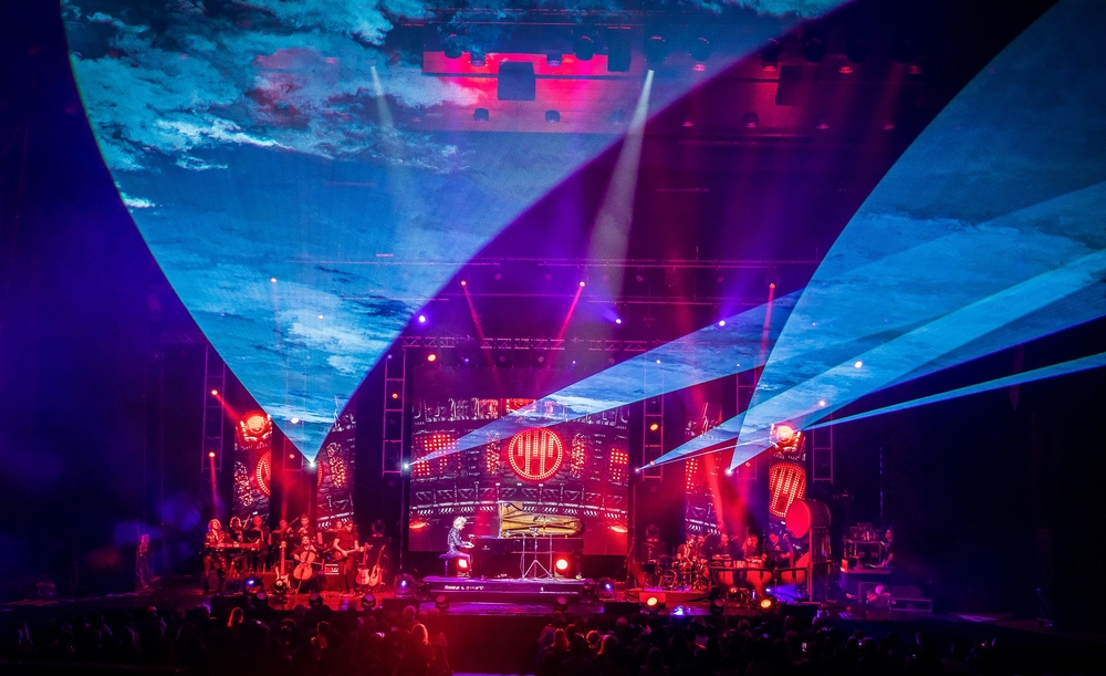 Хаваши представя днес шоу в стил „Лас Вегас“ в НДК