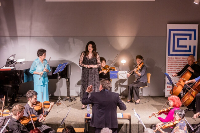 Камерен оркестър „Класика“ ще изнесе днес „Рождественски концерт“