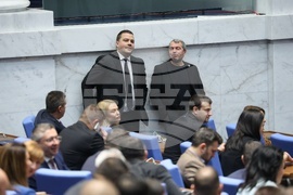 Парламент - първо заседание