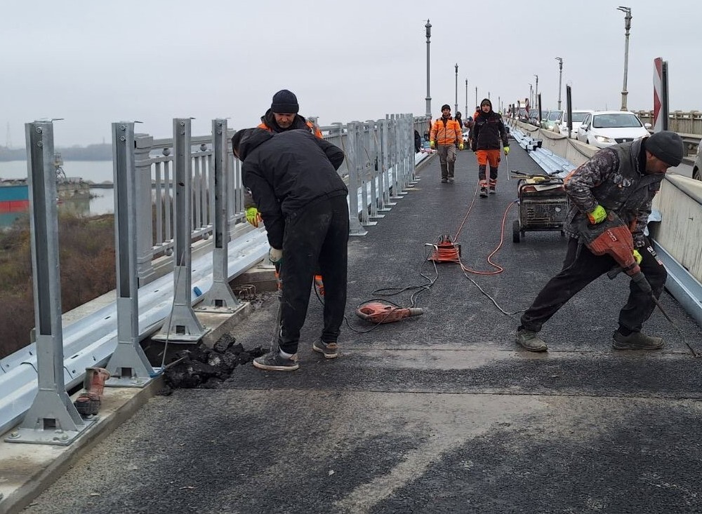АПИ: Изгражда се захранването за осветлението на Дунав мост при Русе