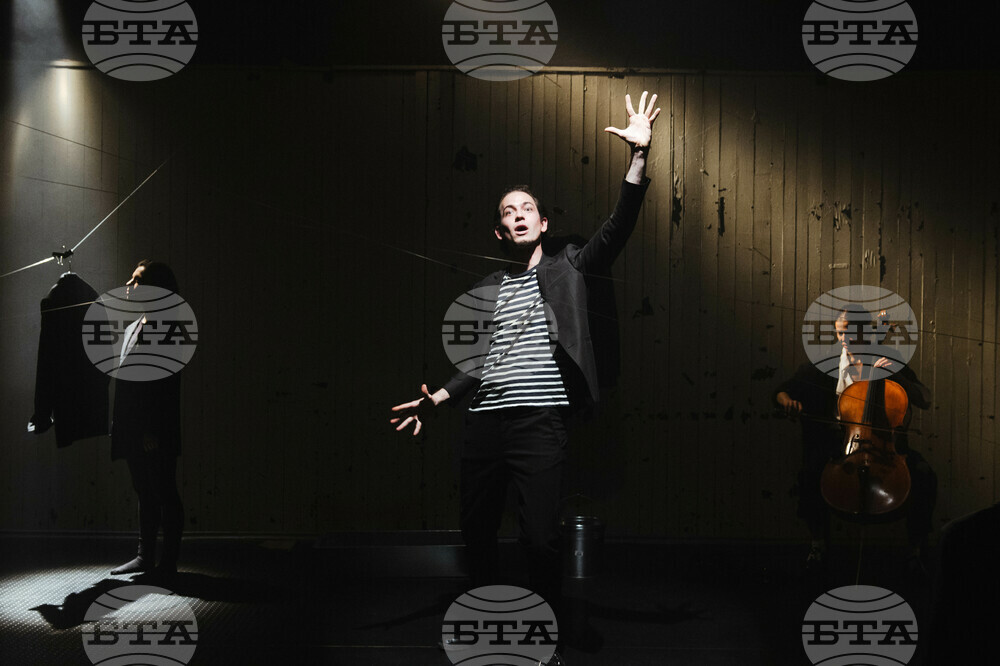 Пет премиери ще има в I am Studio през декември