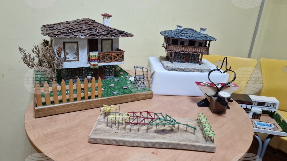 Шумен - изложба - студенти