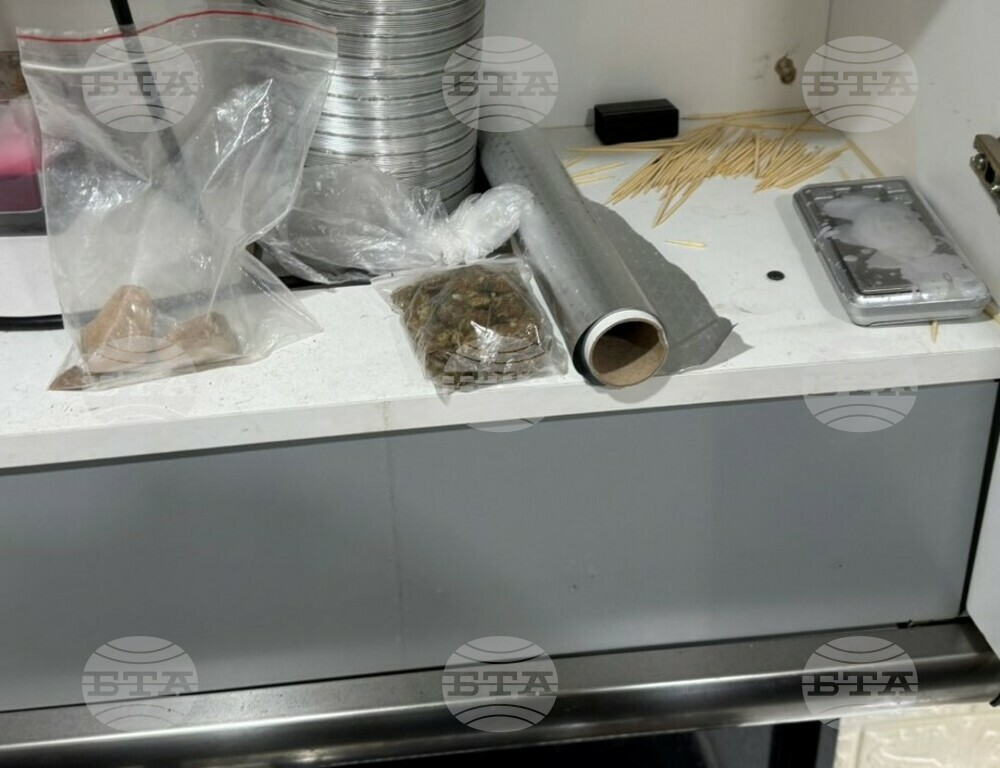При полицейска операция в Самоков са открити различни наркотици