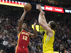 Hawks Jazz Basketball