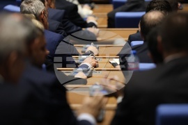 Парламент - първо заседание