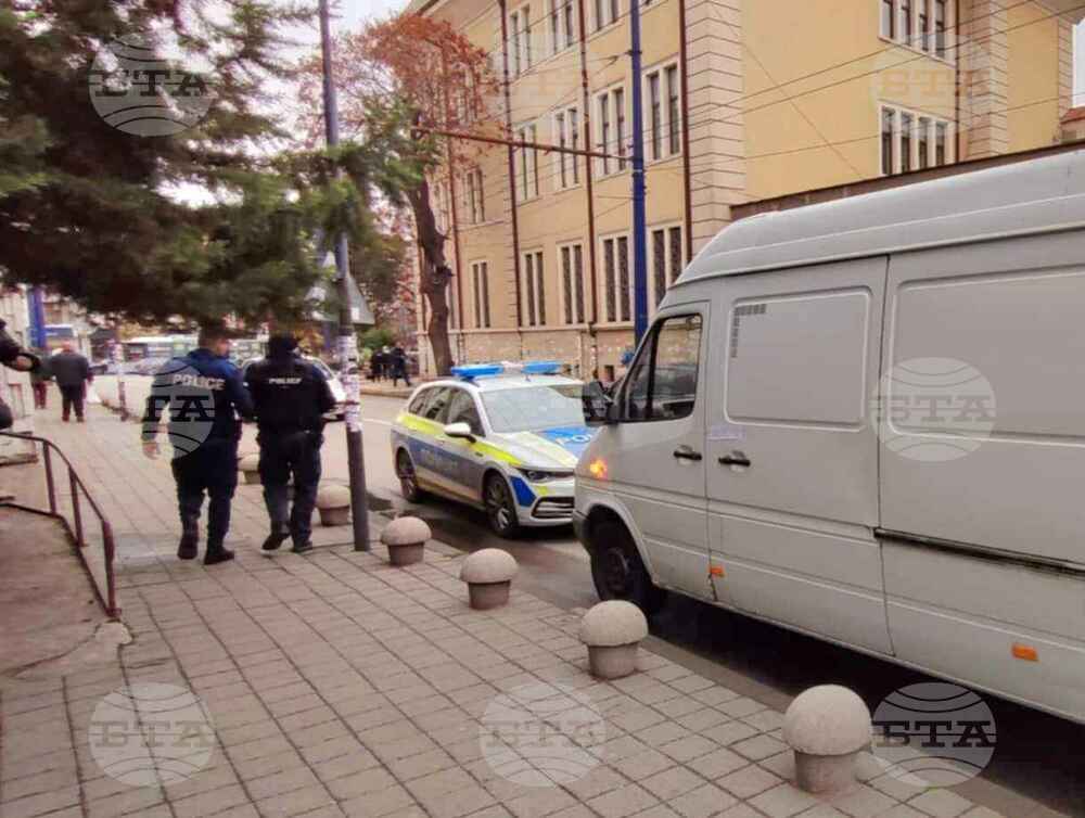 Изборни книжа за повторно броене от 91 секции в област Пазарджик бяха транспортирани до София с полицейски ескорт