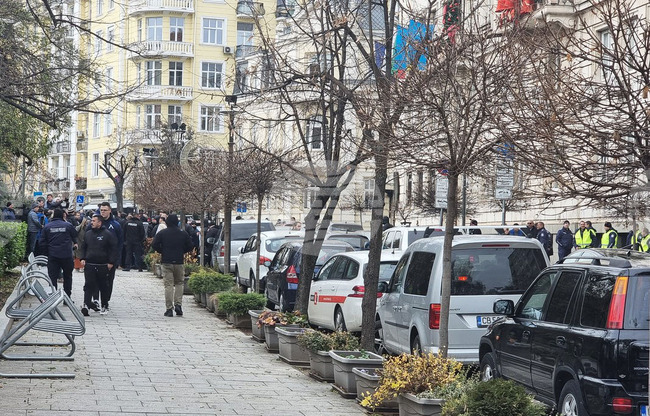 Председателят на СОС Цветомир Петров: "Левски е клуб, който заслужава да има едно европейско модерно съоръжение, но като инвестиционно намерение от клуба няма нищо черно на бяло"