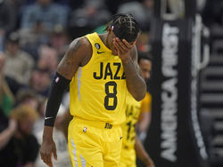 Hawks Jazz Basketball