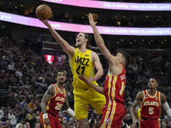 Hawks Jazz Basketball