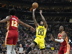 Hawks Jazz Basketball
