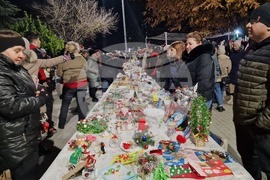 Исперих - коледна елха - светлини