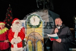 Исперих - коледна елха - светлини