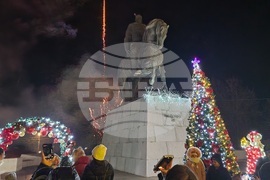 Исперих - коледна елха - светлини