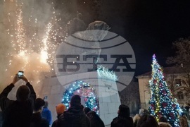 Исперих - коледна елха - светлини