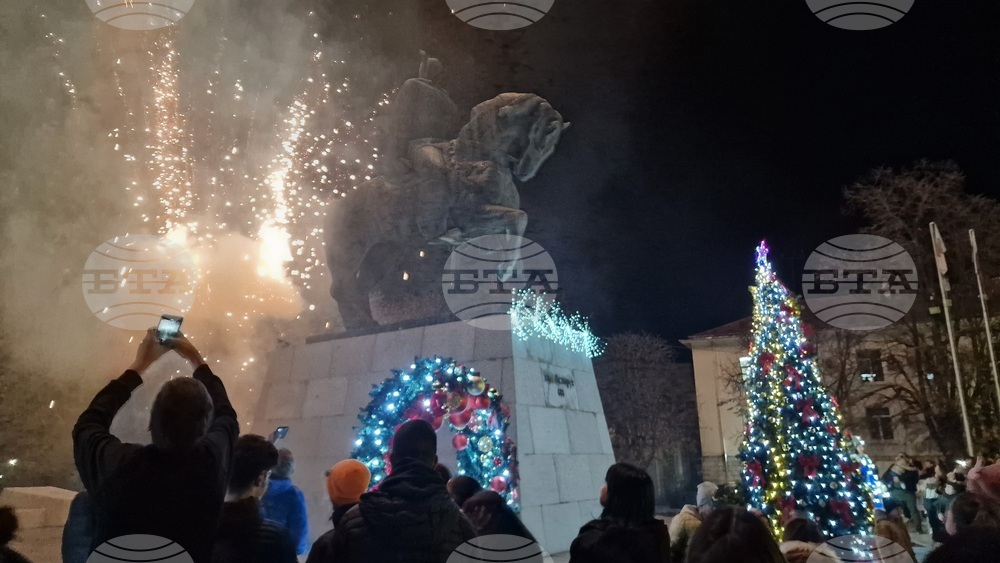 Исперих - коледна елха - светлини