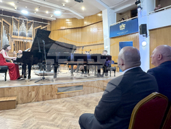 Национална музикална академия - концерт с двата най-добри рояла